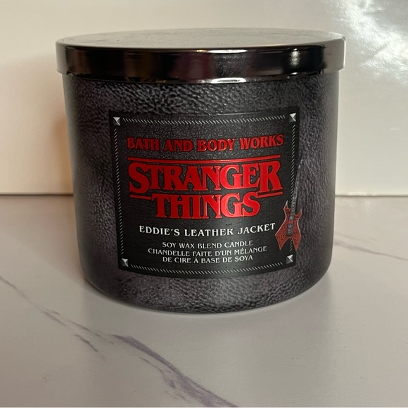 Bath & Body Works Stranger Things 3 Wick Candle – Eddie’s Leather Jacket – New - Picture 2 of 7